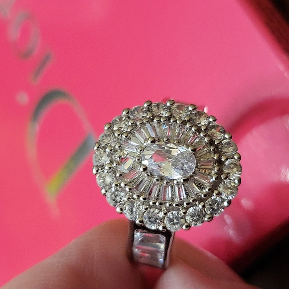 Oval Diamond Simulated Anniversary Ring Size 8 - Picture 3 of 17